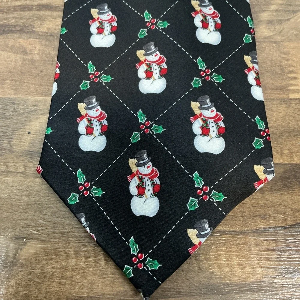 Holiday Traditions Hallmark Mens Silk‎ Tie Black Snowman Christmas Holly MMG